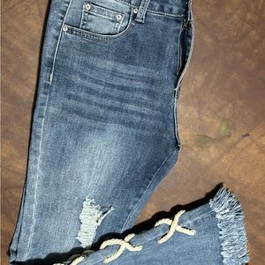 Hayden Frayed Hem Blue Jeans NWT size S(4-6)